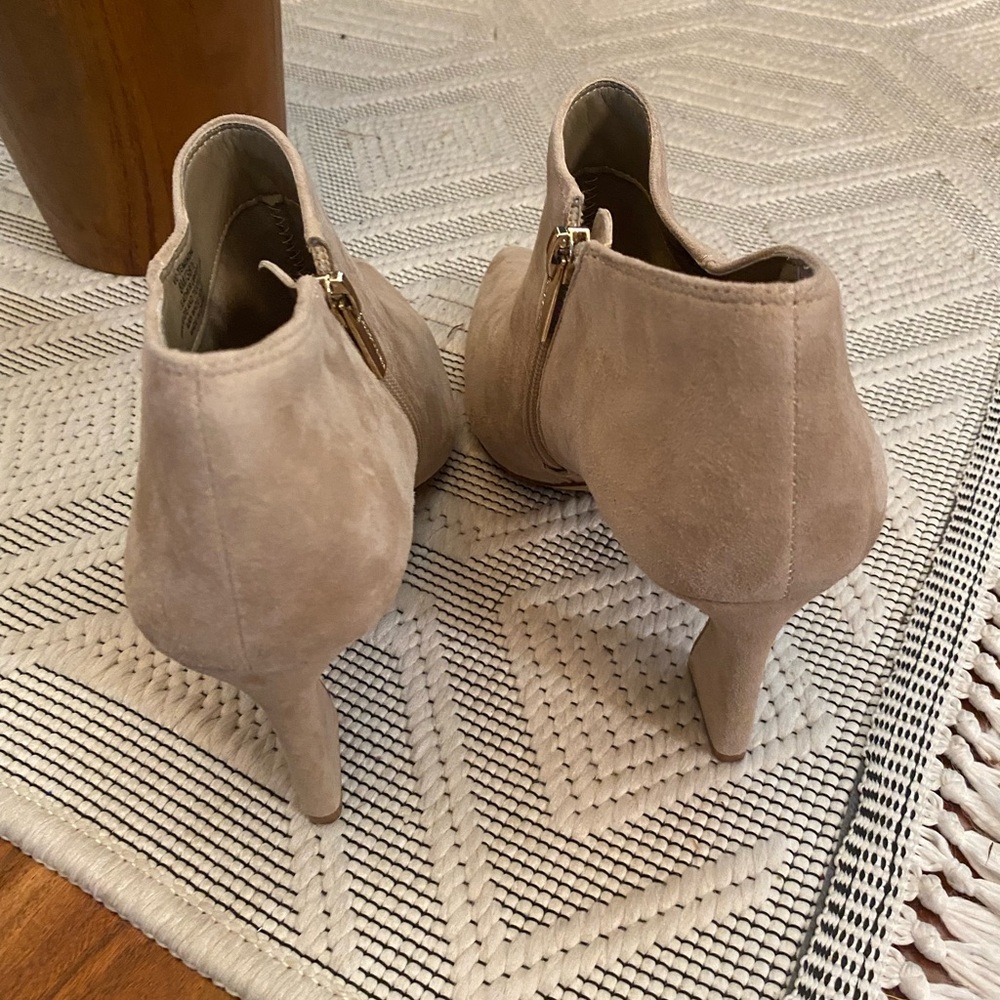 Vince Camuto Elegant Tan Suede Ankle Boots - Picture 5 of 9